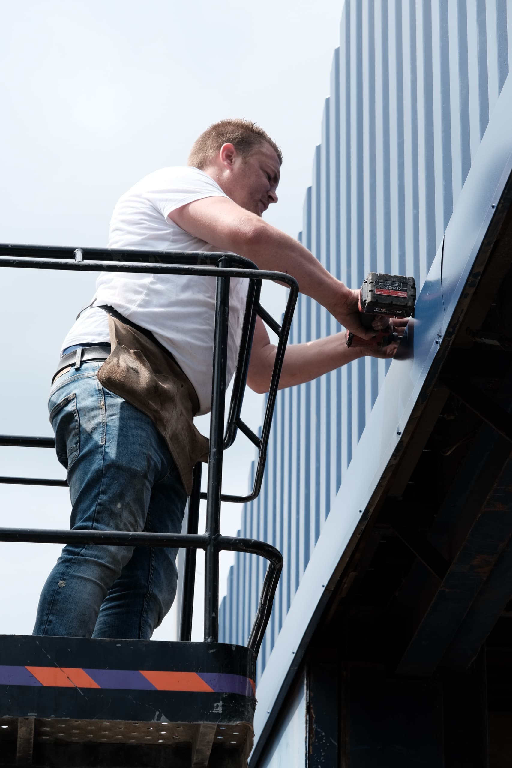 Welke gevelplaten kiest u voor een bedrijfshal?