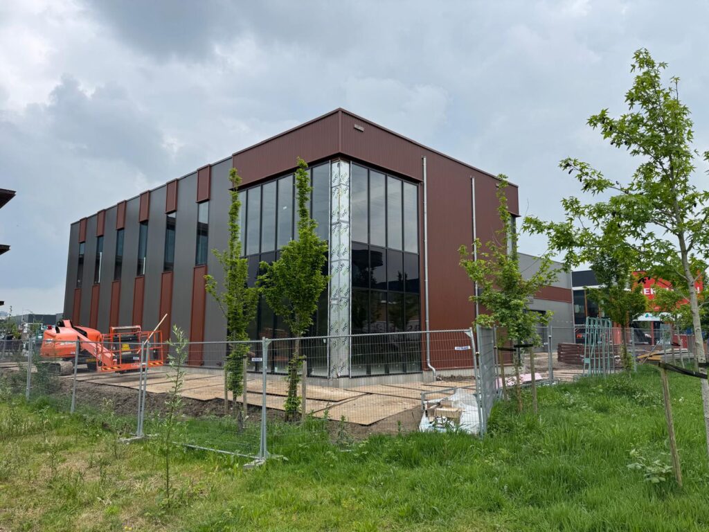Dak- en gevelbeplating Hendrik Ido Ambacht